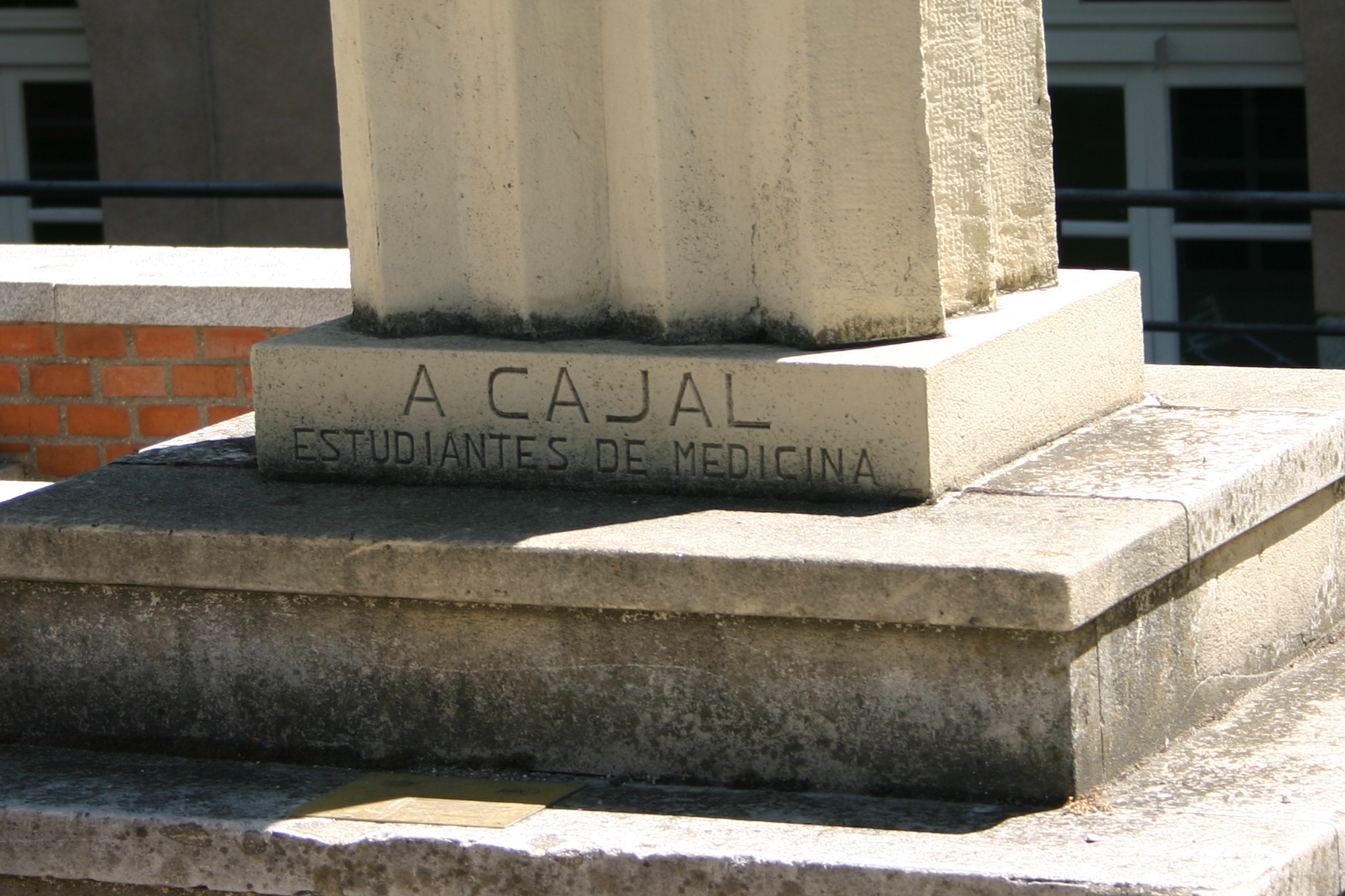 Cajal's monument (replica), Ilustre Colegio Oficial de Médicos de Madrid, Madrid - 03.JPG